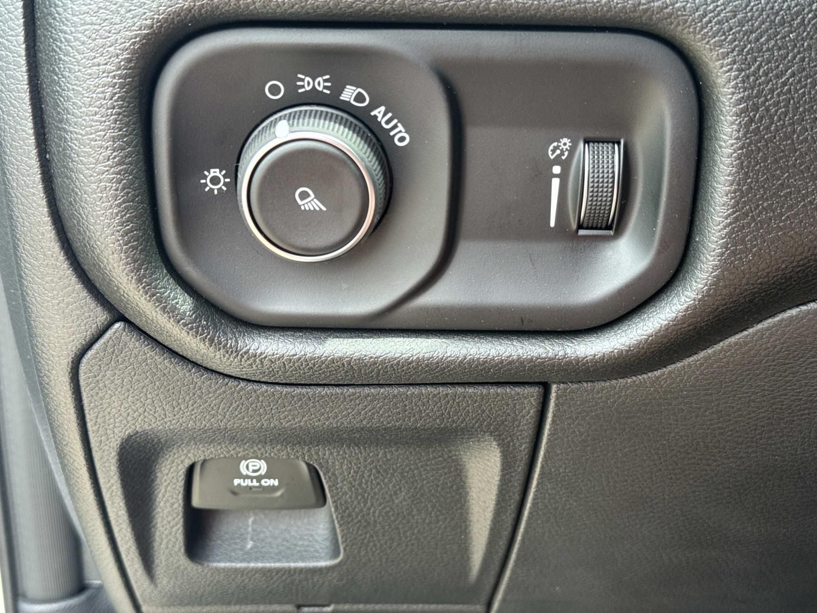 2026 RAM Ram 1500 RAM 1500 TRADESMAN QUAD CAB 4X4 6'4' BOX