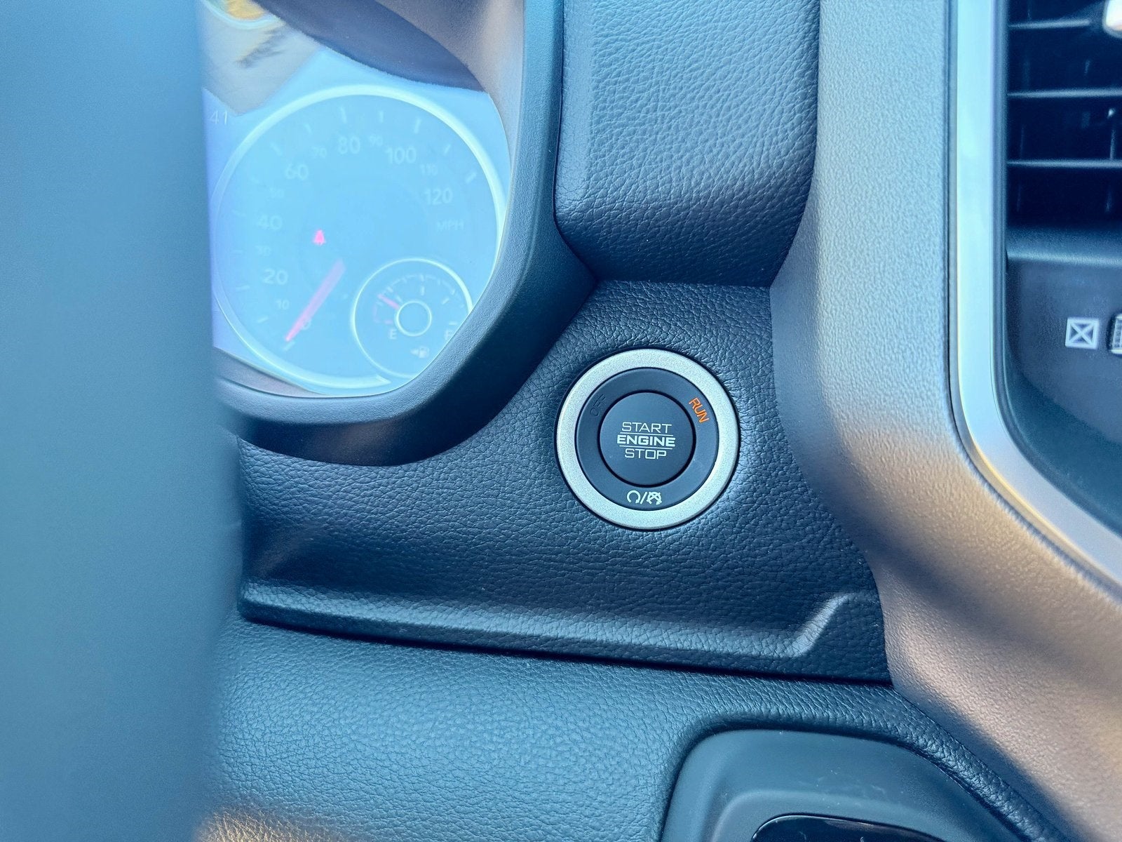 2025 RAM Ram 1500 RAM 1500 BIG HORN CREW CAB 4X4 5'7' BOX