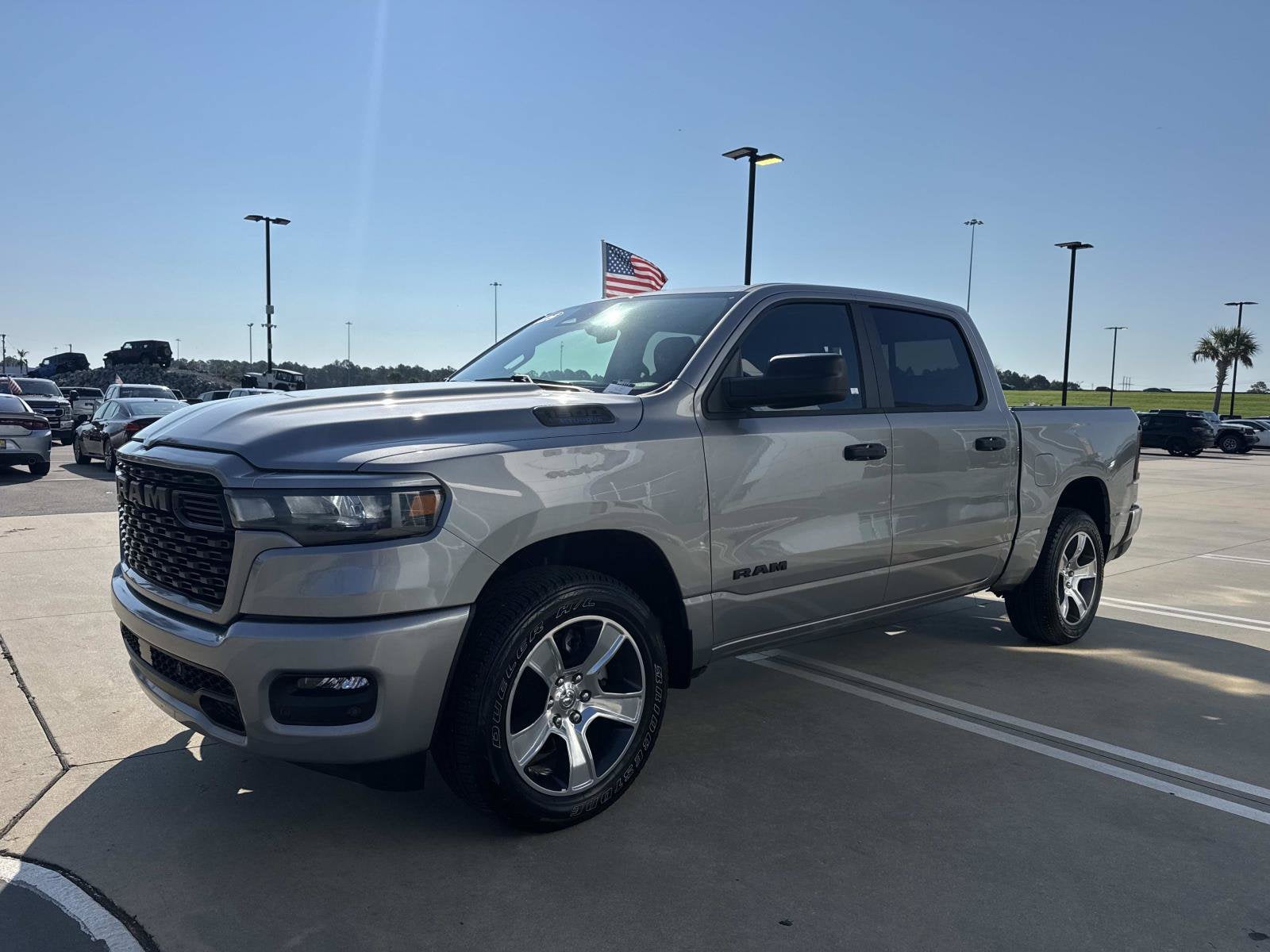 2025 RAM 1500 Tradesman Crew Cab 4x4 5'7' Box