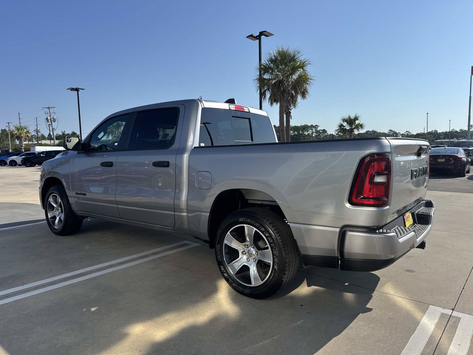 2025 RAM 1500 Tradesman Crew Cab 4x4 5'7' Box