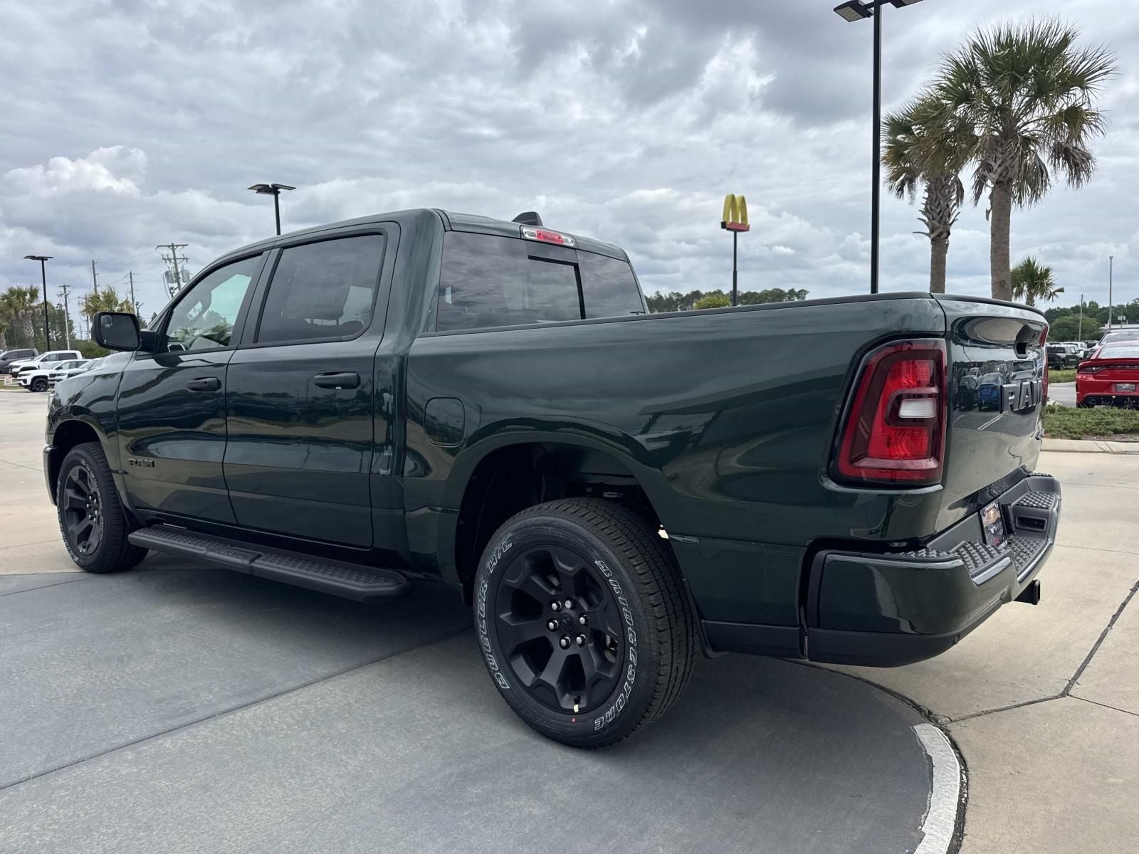 2026 RAM Ram 1500 RAM 1500 EXPRESS CREW CAB 4X4 5'7' BOX