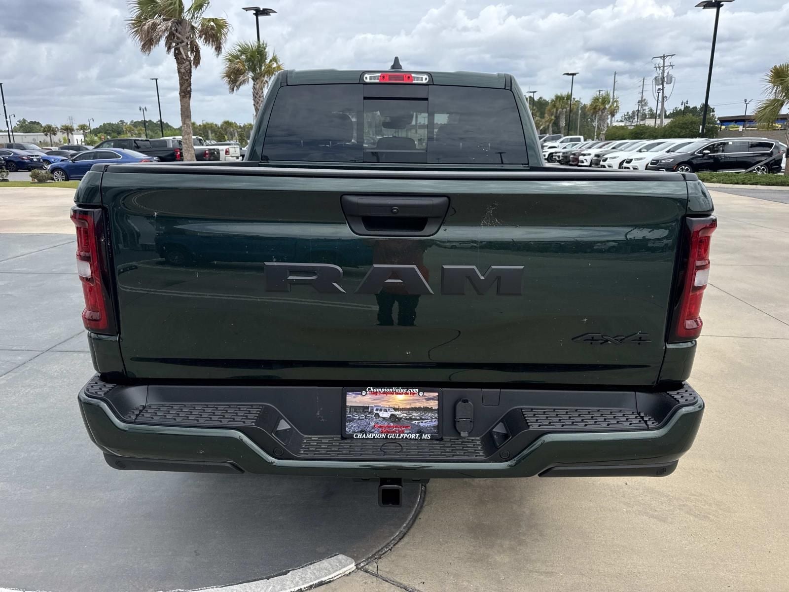 2026 RAM Ram 1500 RAM 1500 EXPRESS CREW CAB 4X4 5'7' BOX
