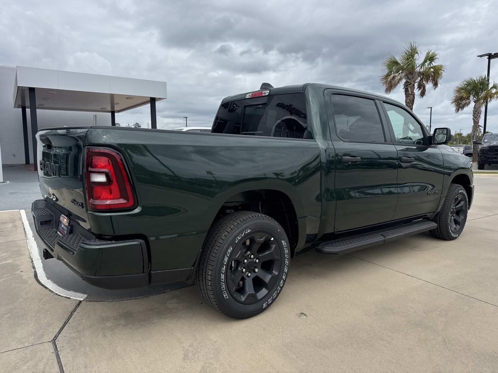 2026 RAM Ram 1500 RAM 1500 EXPRESS CREW CAB 4X4 5'7' BOX