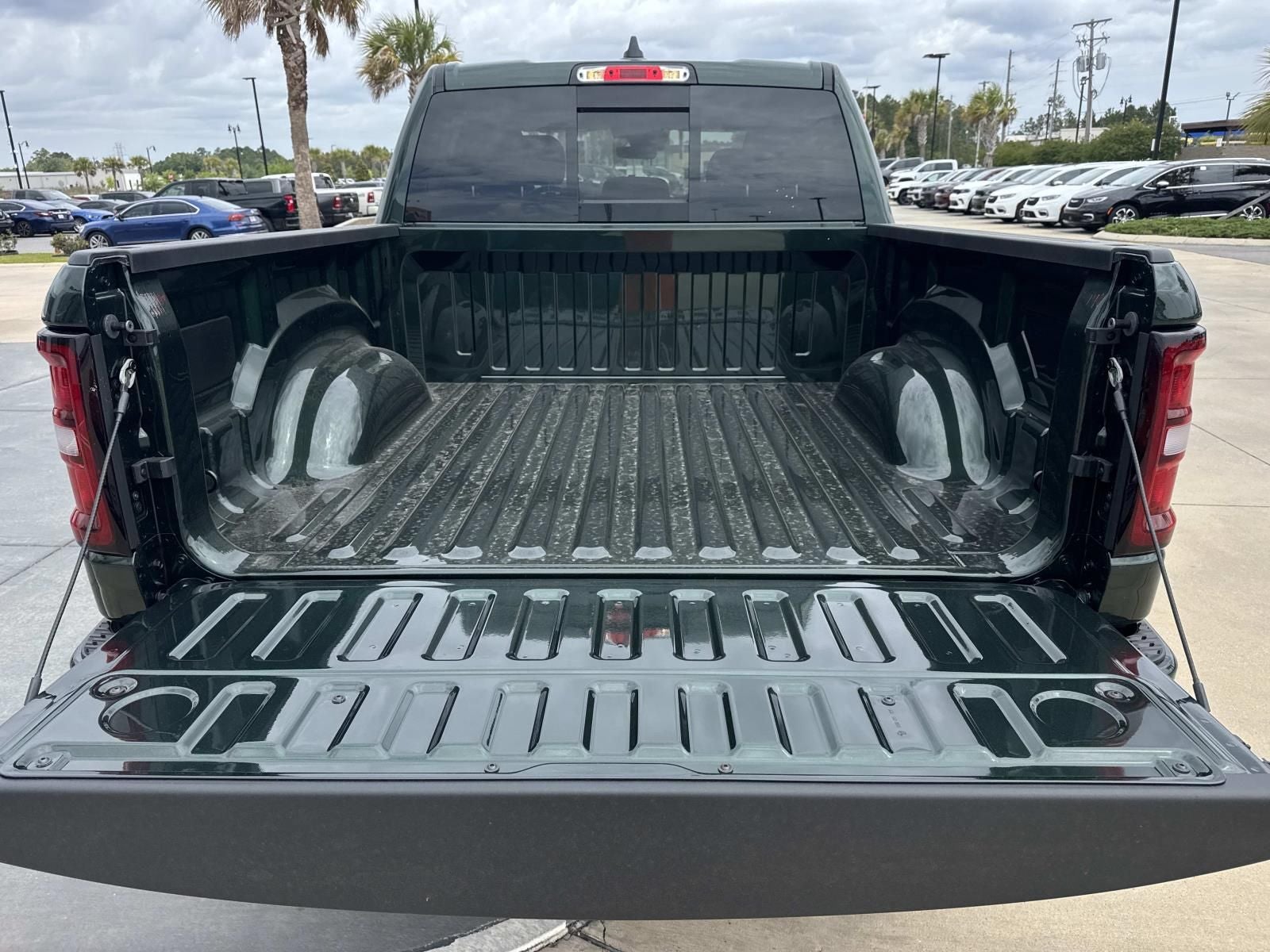 2026 RAM Ram 1500 RAM 1500 EXPRESS CREW CAB 4X4 5'7' BOX