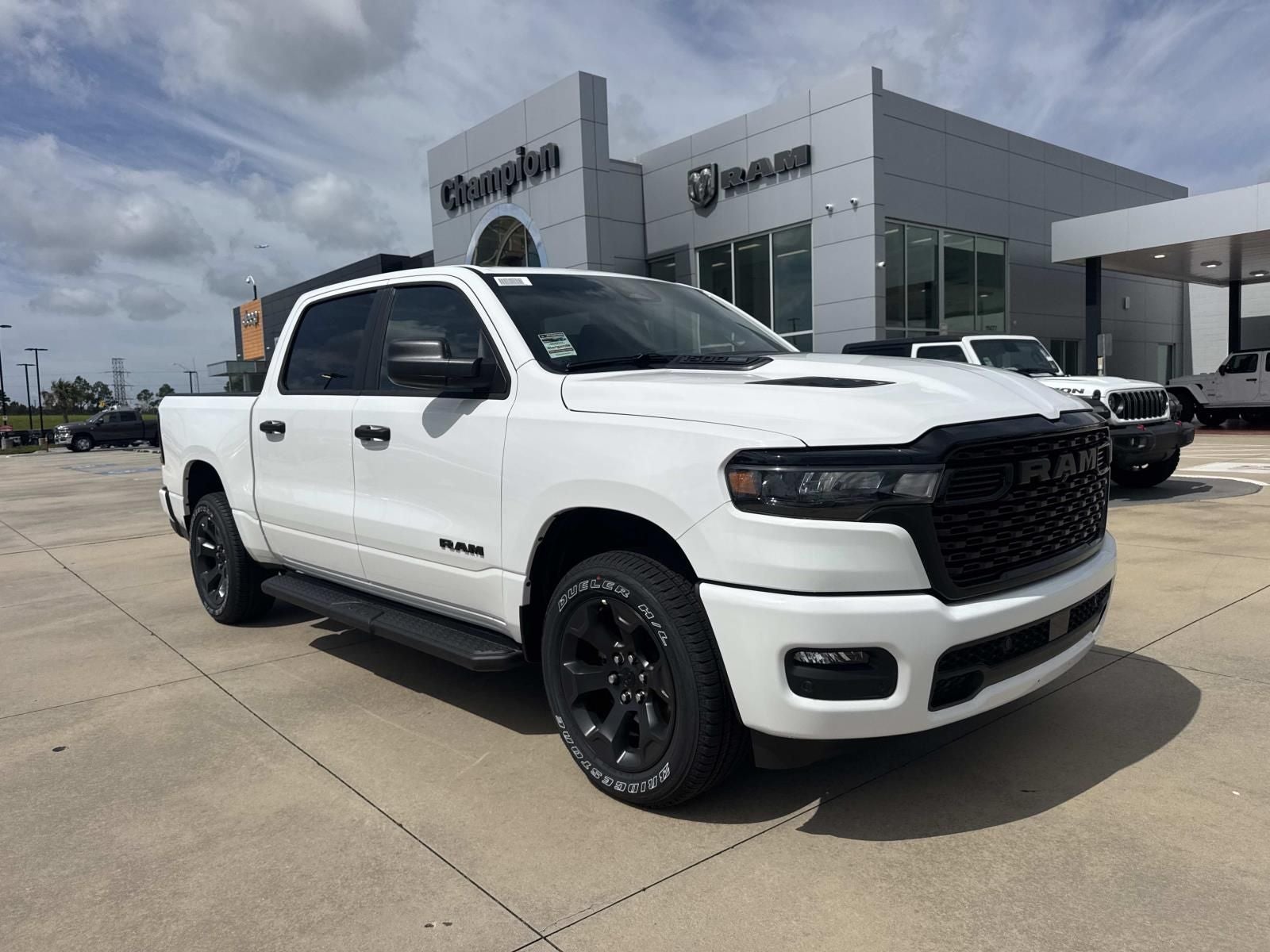 2026 RAM Ram 1500 RAM 1500 EXPRESS CREW CAB 4X4 5'7' BOX