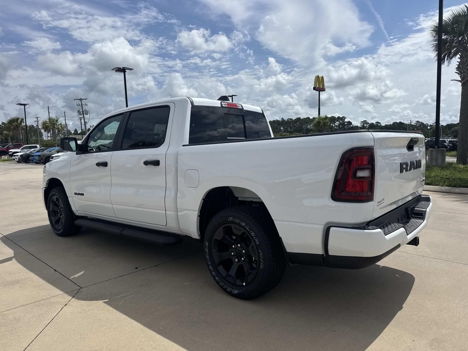 2026 RAM Ram 1500 RAM 1500 EXPRESS CREW CAB 4X4 5'7' BOX