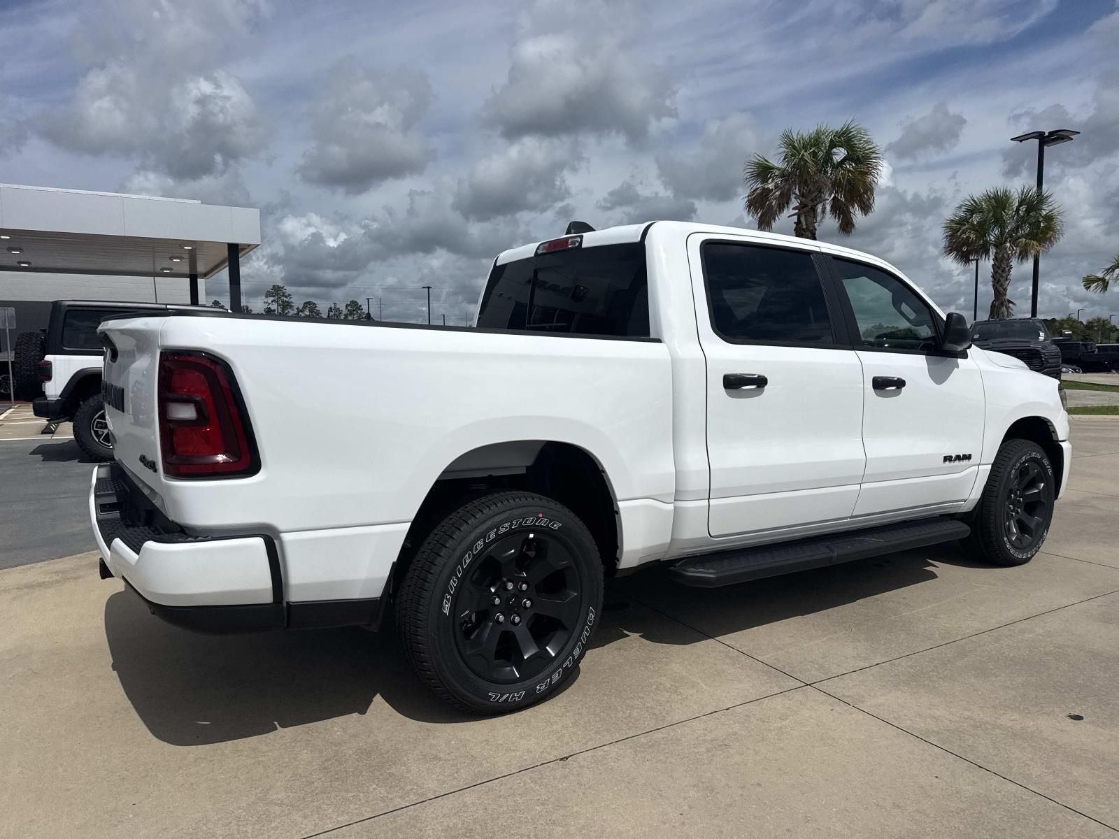 2026 RAM Ram 1500 RAM 1500 EXPRESS CREW CAB 4X4 5'7' BOX