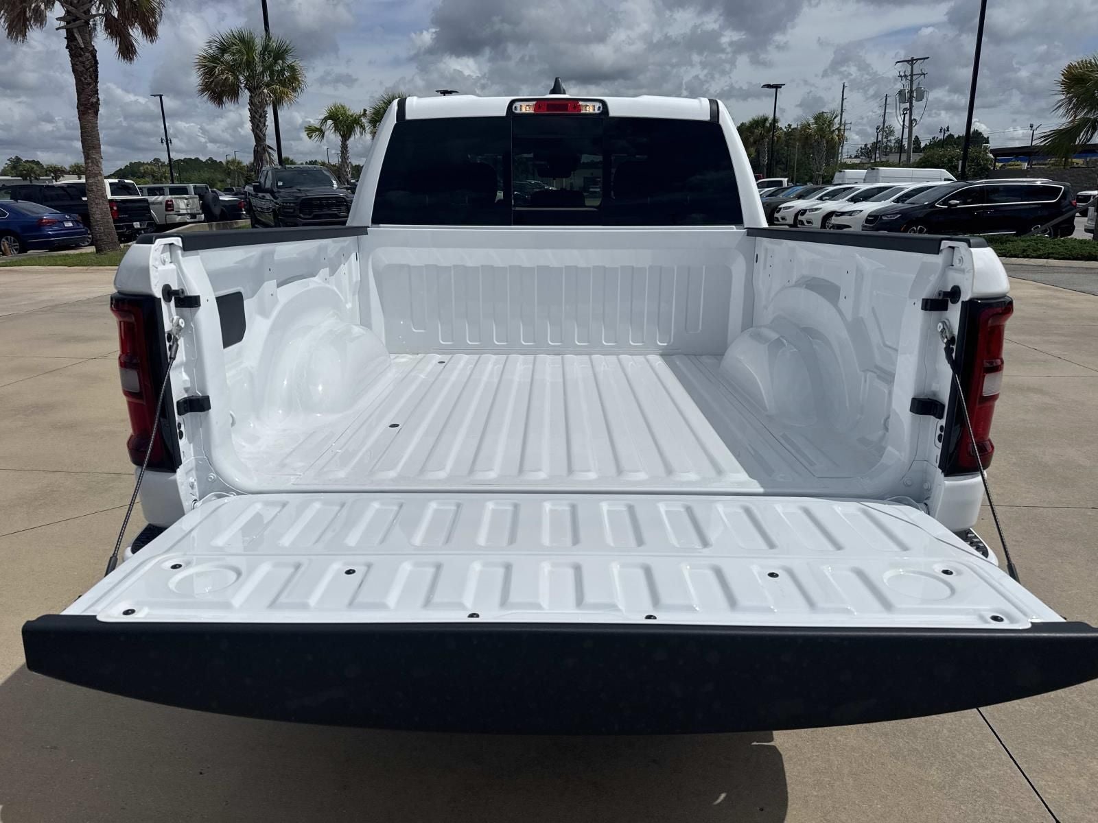 2026 RAM Ram 1500 RAM 1500 EXPRESS CREW CAB 4X4 5'7' BOX