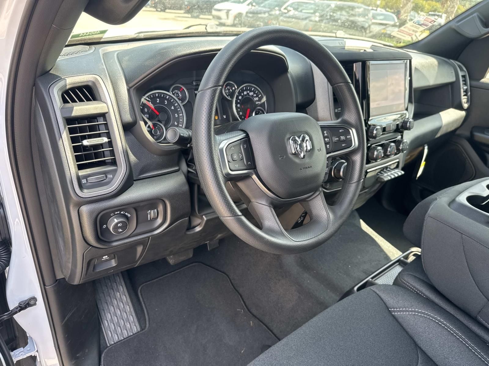 2026 RAM 1500 RAM 1500 EXPRESS QUAD CAB 4X2 6'4' BOX