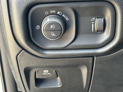 2026 RAM 1500 RAM 1500 EXPRESS QUAD CAB 4X2 6'4' BOX