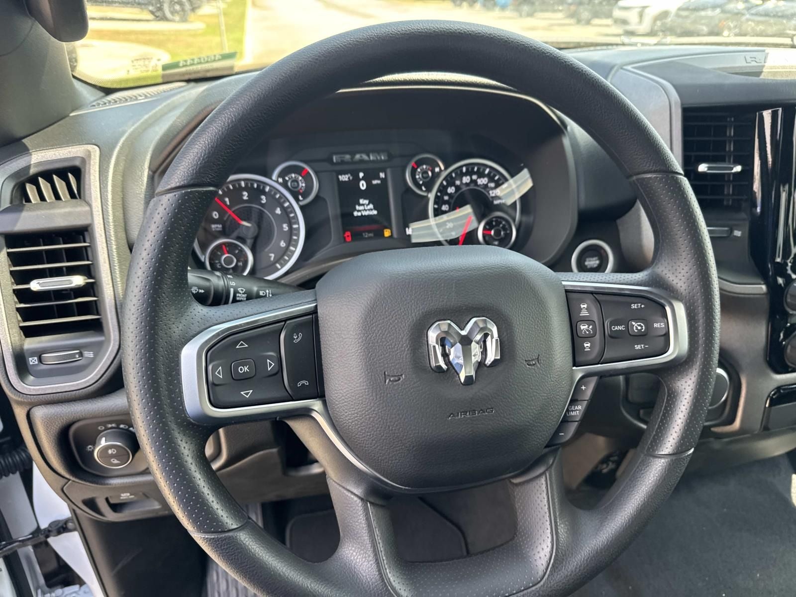 2026 RAM 1500 RAM 1500 EXPRESS QUAD CAB 4X2 6'4' BOX