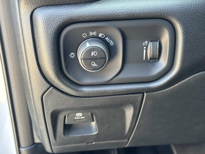 2026 RAM 1500 RAM 1500 EXPRESS QUAD CAB 4X2 6'4' BOX