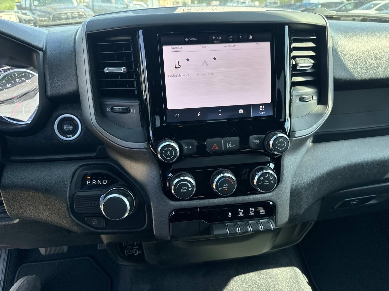 2026 RAM 1500 RAM 1500 EXPRESS QUAD CAB 4X2 6'4' BOX