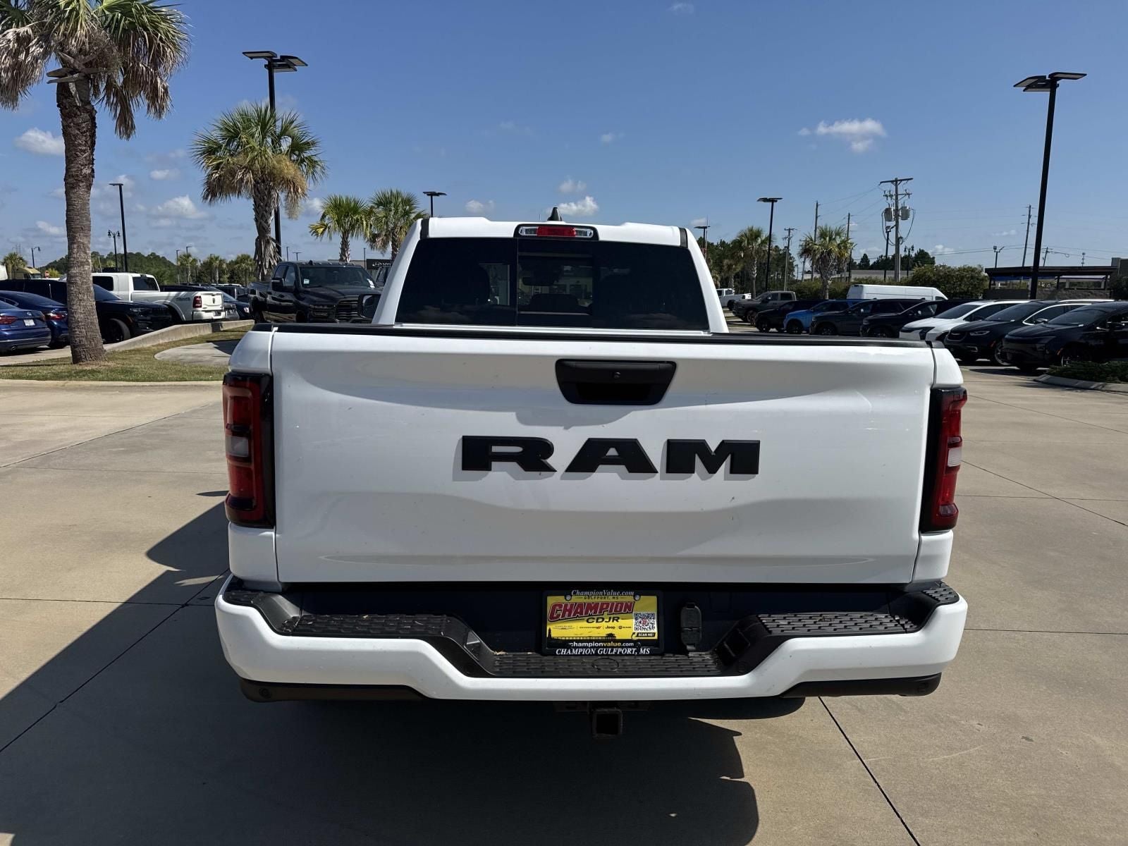 2026 RAM 1500 RAM 1500 EXPRESS QUAD CAB 4X2 6'4' BOX