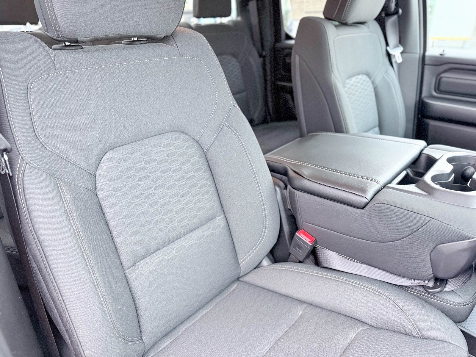 2026 RAM Ram 1500 RAM 1500 EXPRESS QUAD CAB 4X2 6'4' BOX