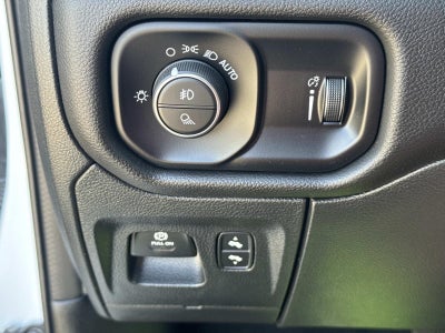 2024 RAM 1500 Big Horn Crew Cab 4x4 5'7' Box