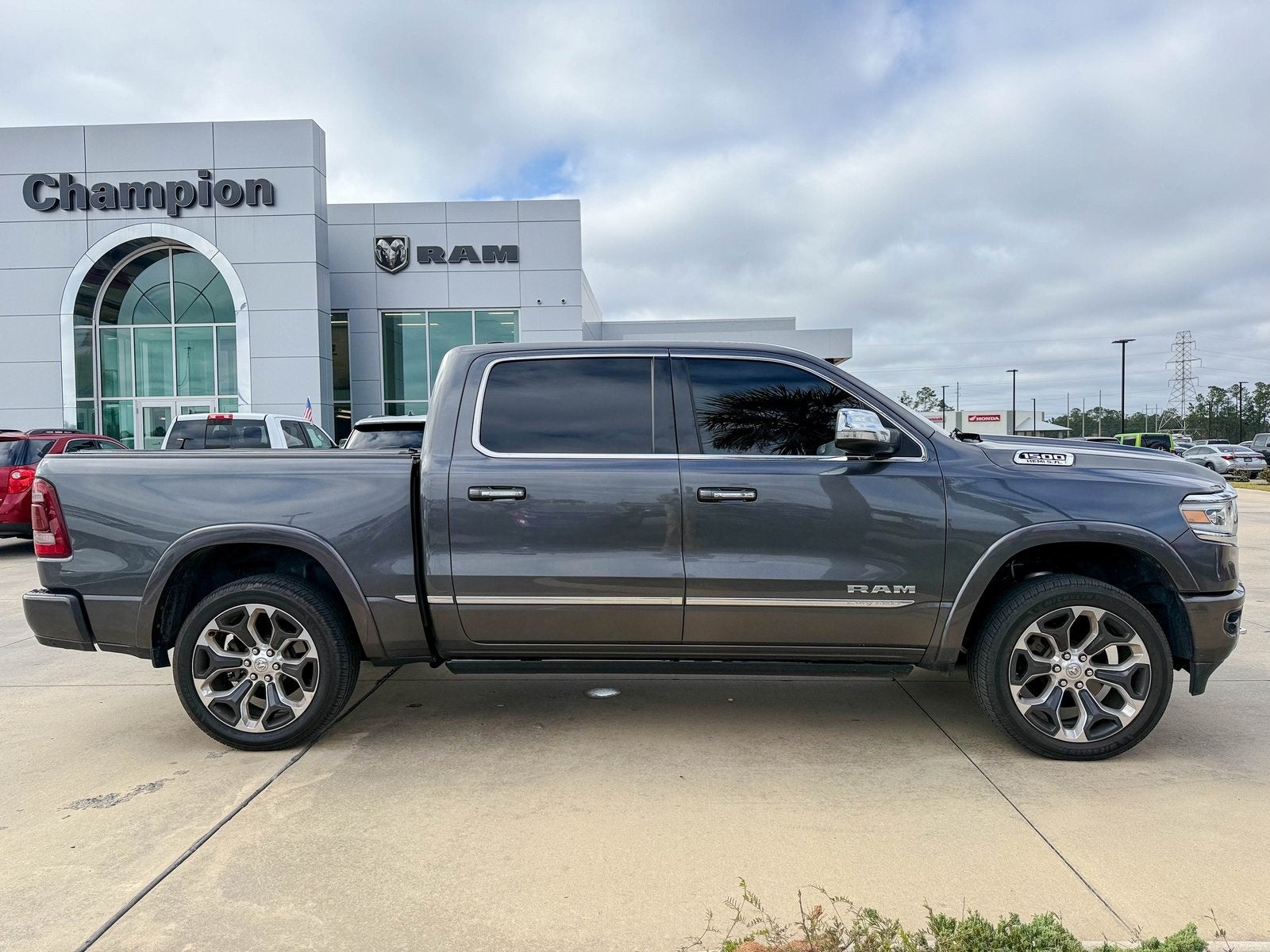 2020 RAM 1500 Limited Crew Cab 4x4 5'7' Box