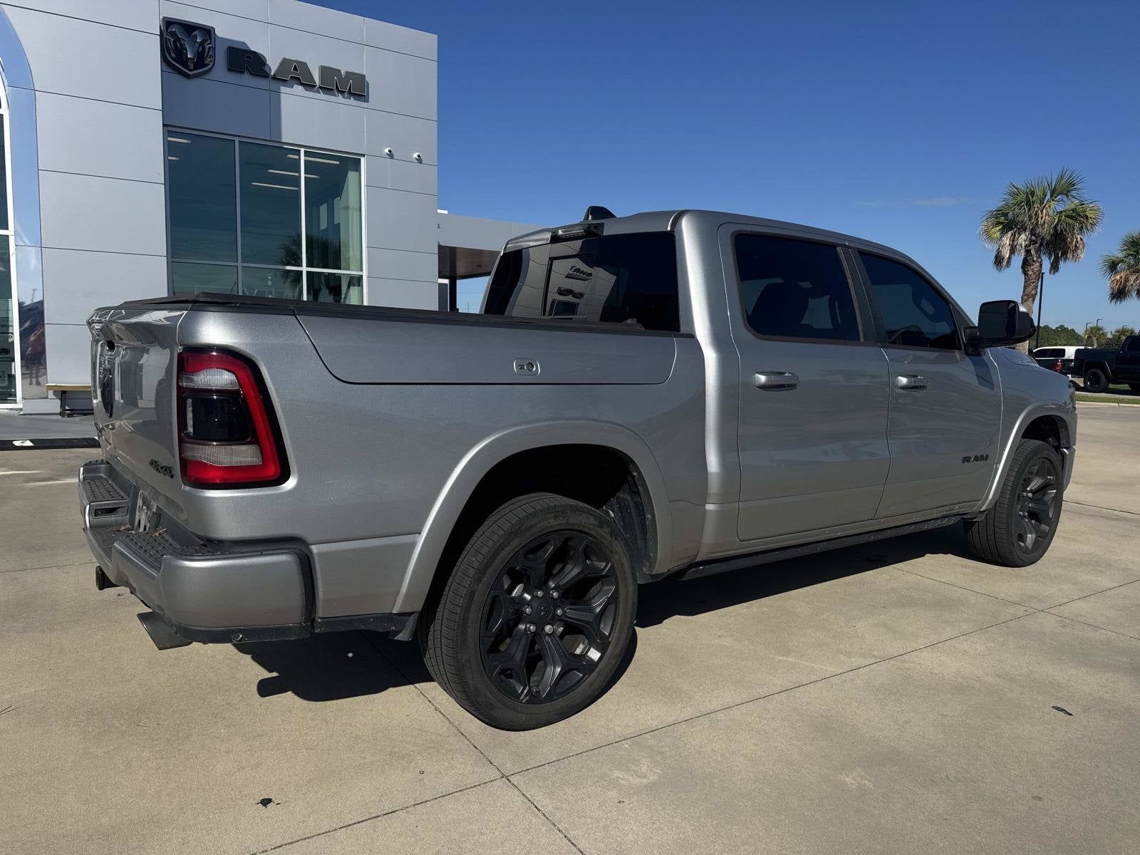 2022 RAM 1500 Limited Crew Cab 4x4 5'7' Box