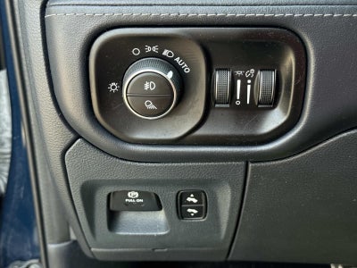 2022 RAM 1500 Limited Crew Cab 4x4 5'7' Box