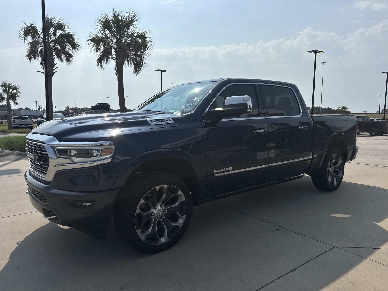 2022 RAM 1500 Limited Crew Cab 4x4 5'7' Box