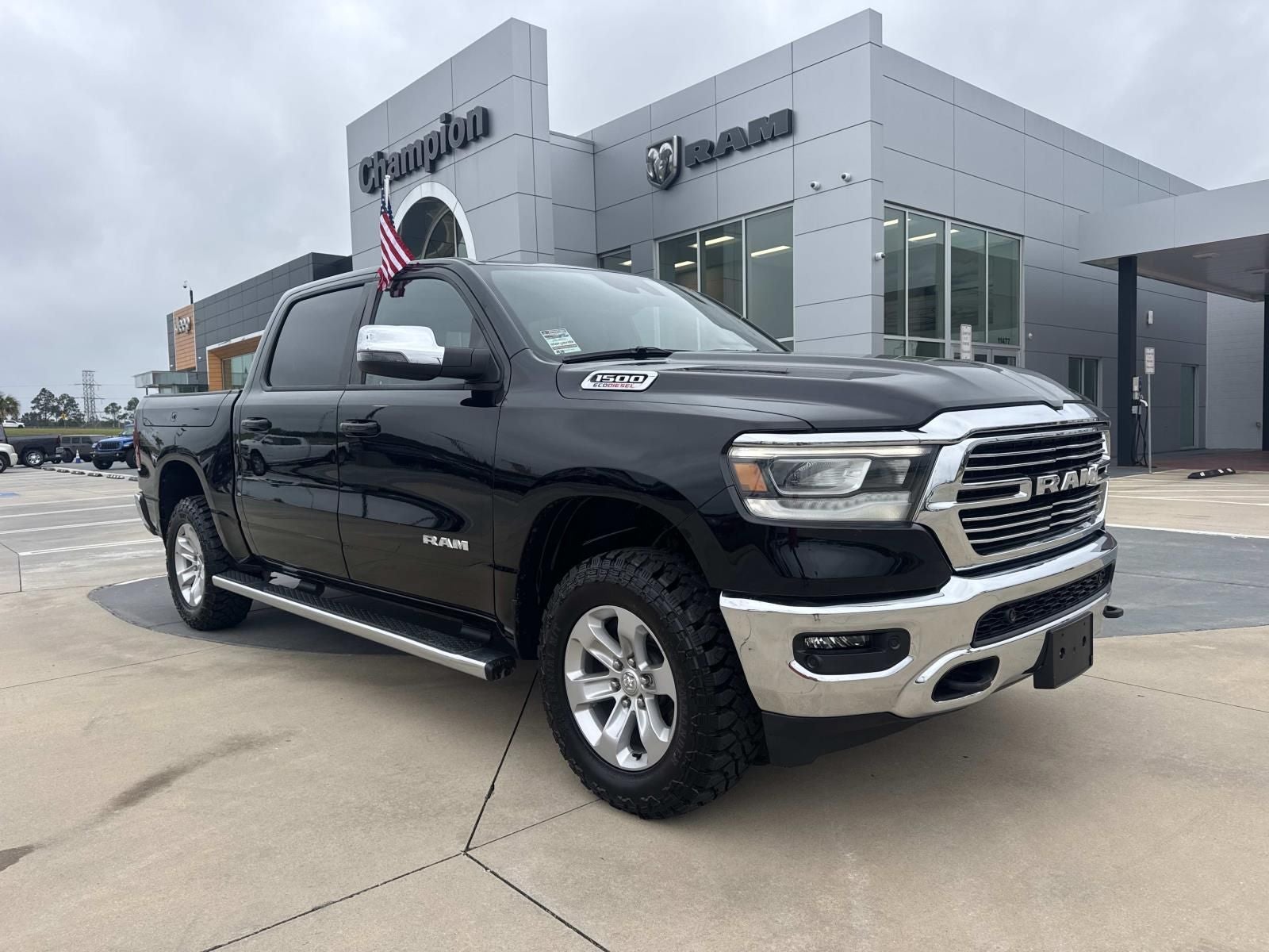 2023 RAM 1500 Laramie Crew Cab 4x4 5'7' Box