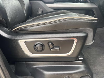 2023 RAM 1500 Laramie Crew Cab 4x4 5'7' Box