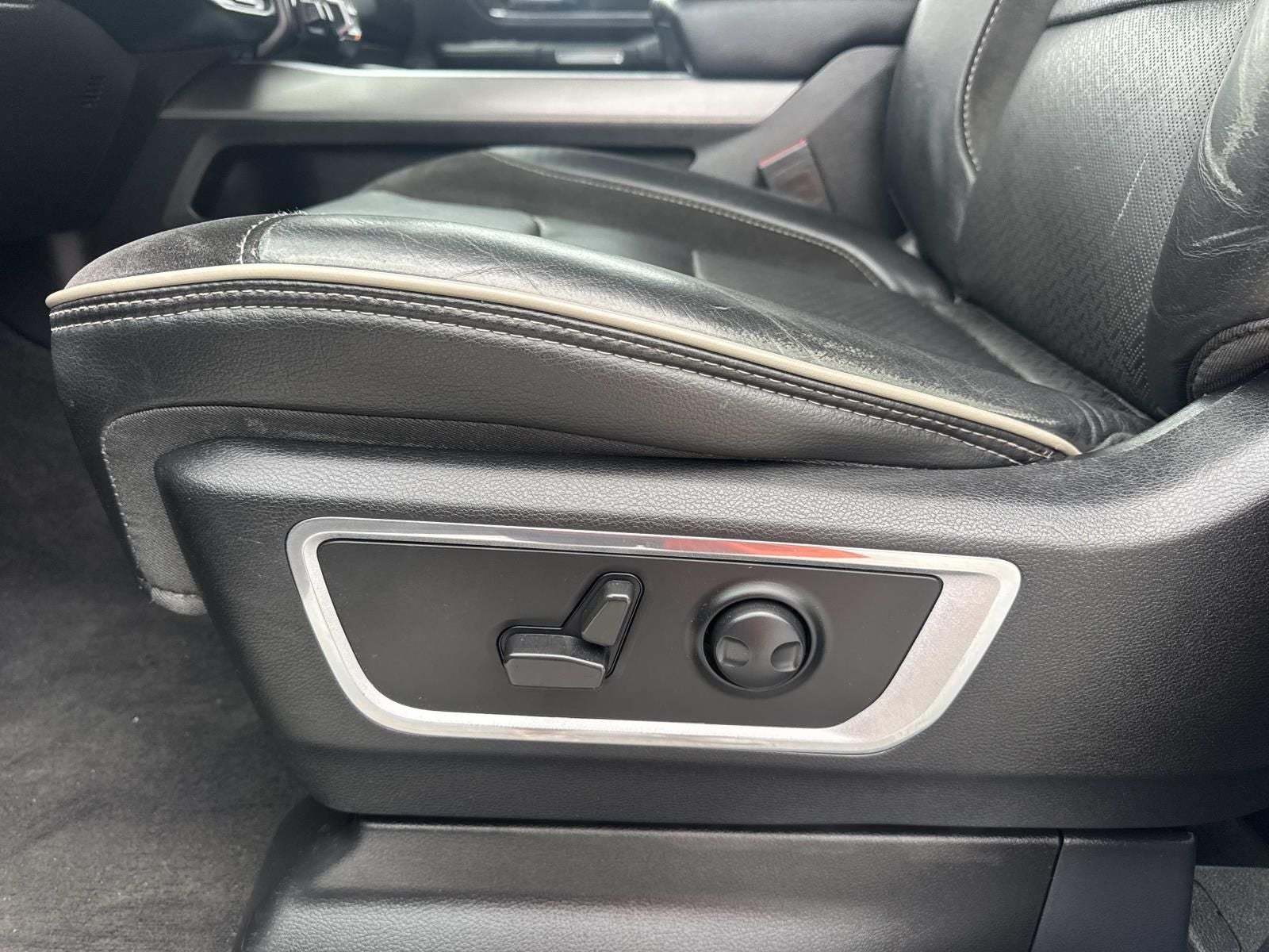2023 RAM 1500 Laramie Crew Cab 4x4 5'7' Box