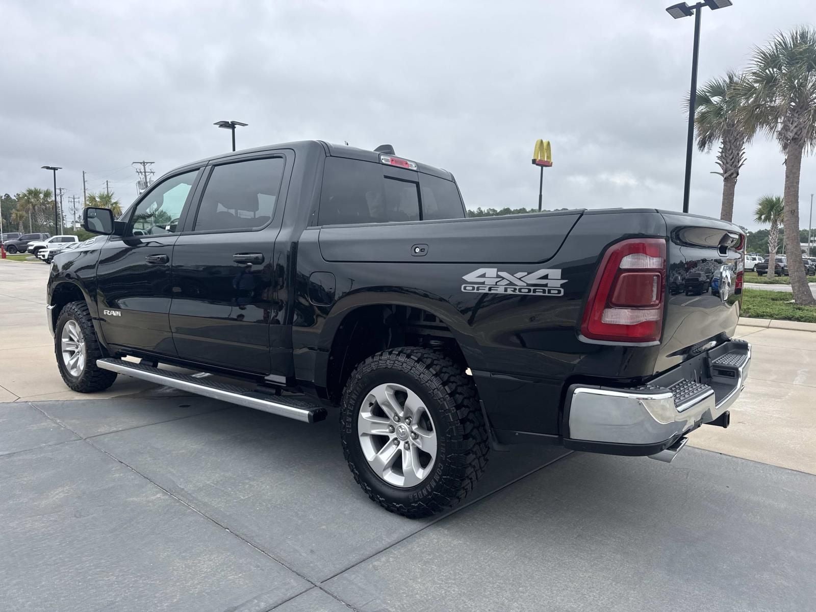 2023 RAM 1500 Laramie Crew Cab 4x4 5'7' Box
