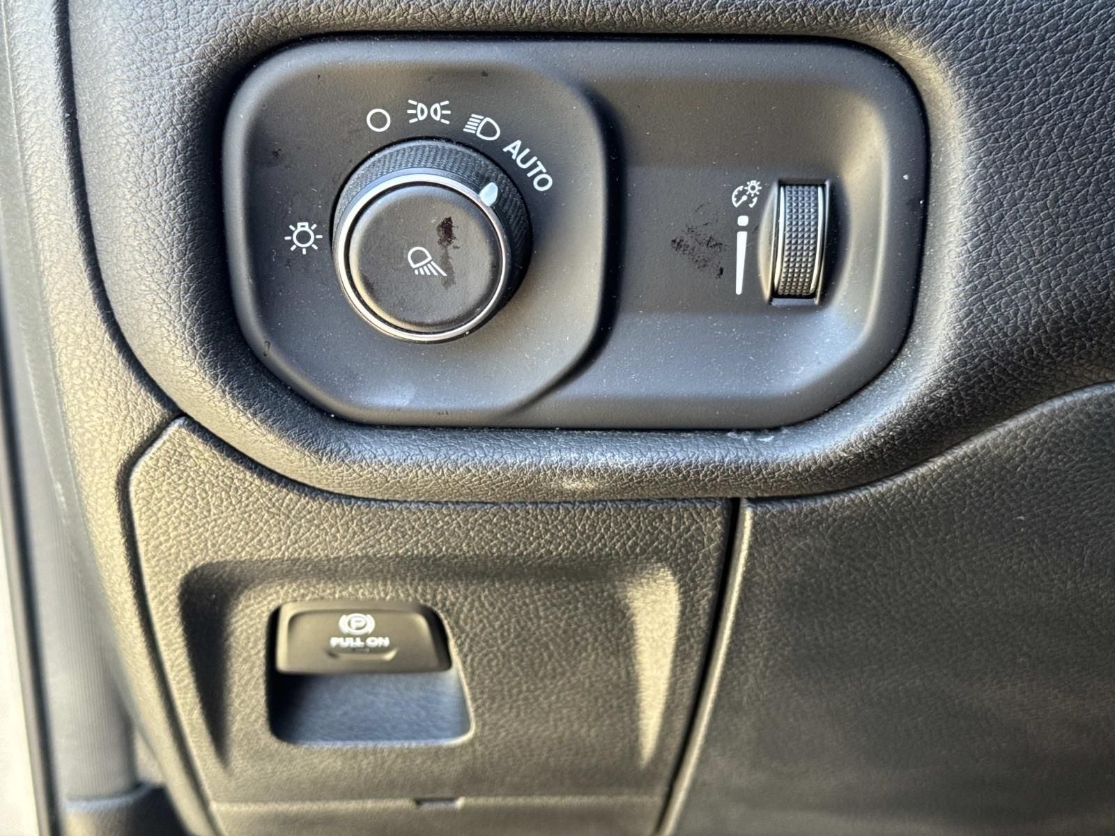 2024 RAM 1500 Laramie Crew Cab 4x4 5'7' Box