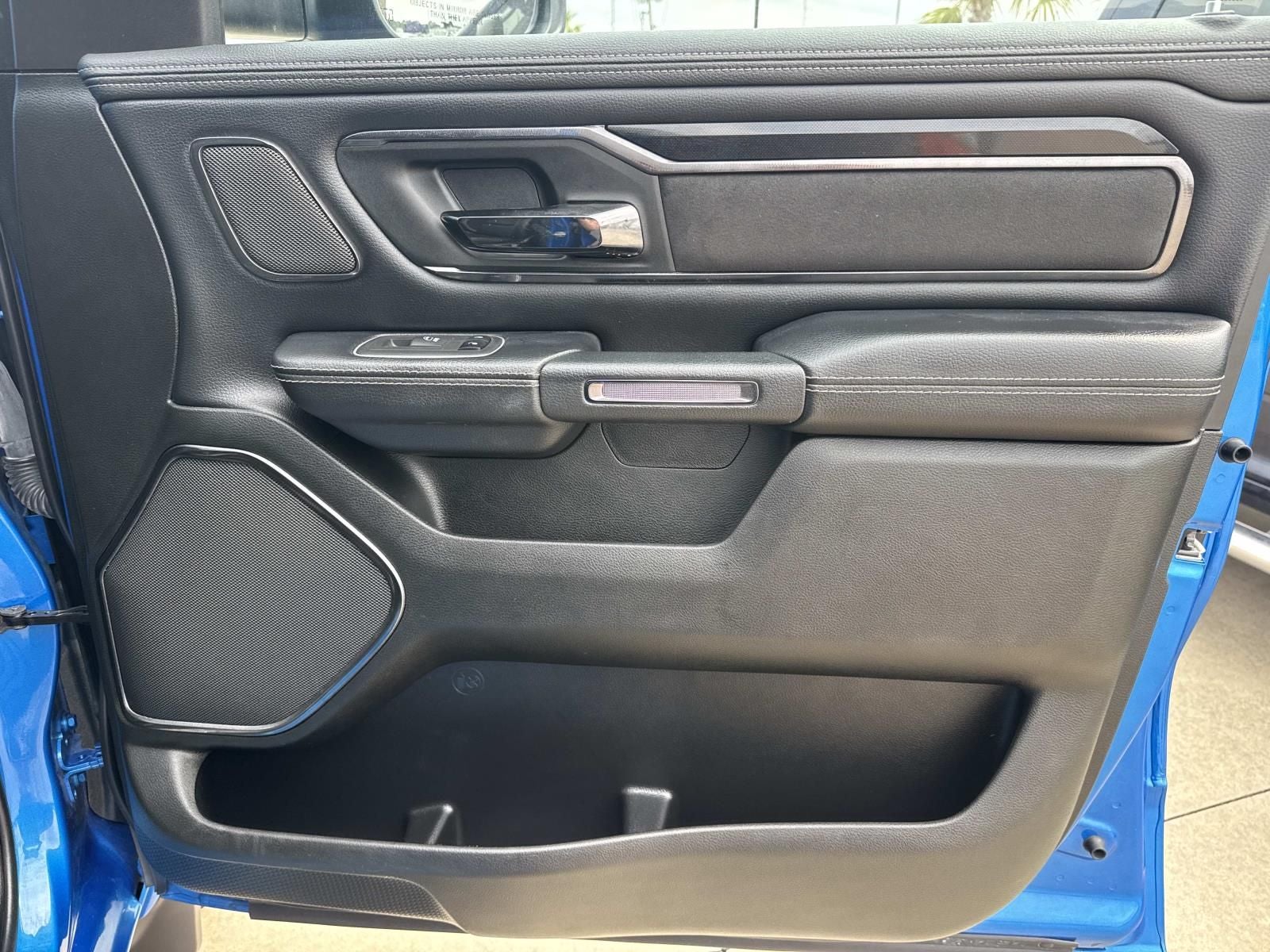 2022 RAM 1500 Laramie Crew Cab 4x4 5'7' Box