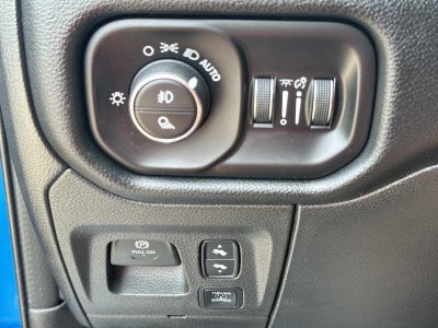 2022 RAM 1500 Laramie Crew Cab 4x4 5'7' Box