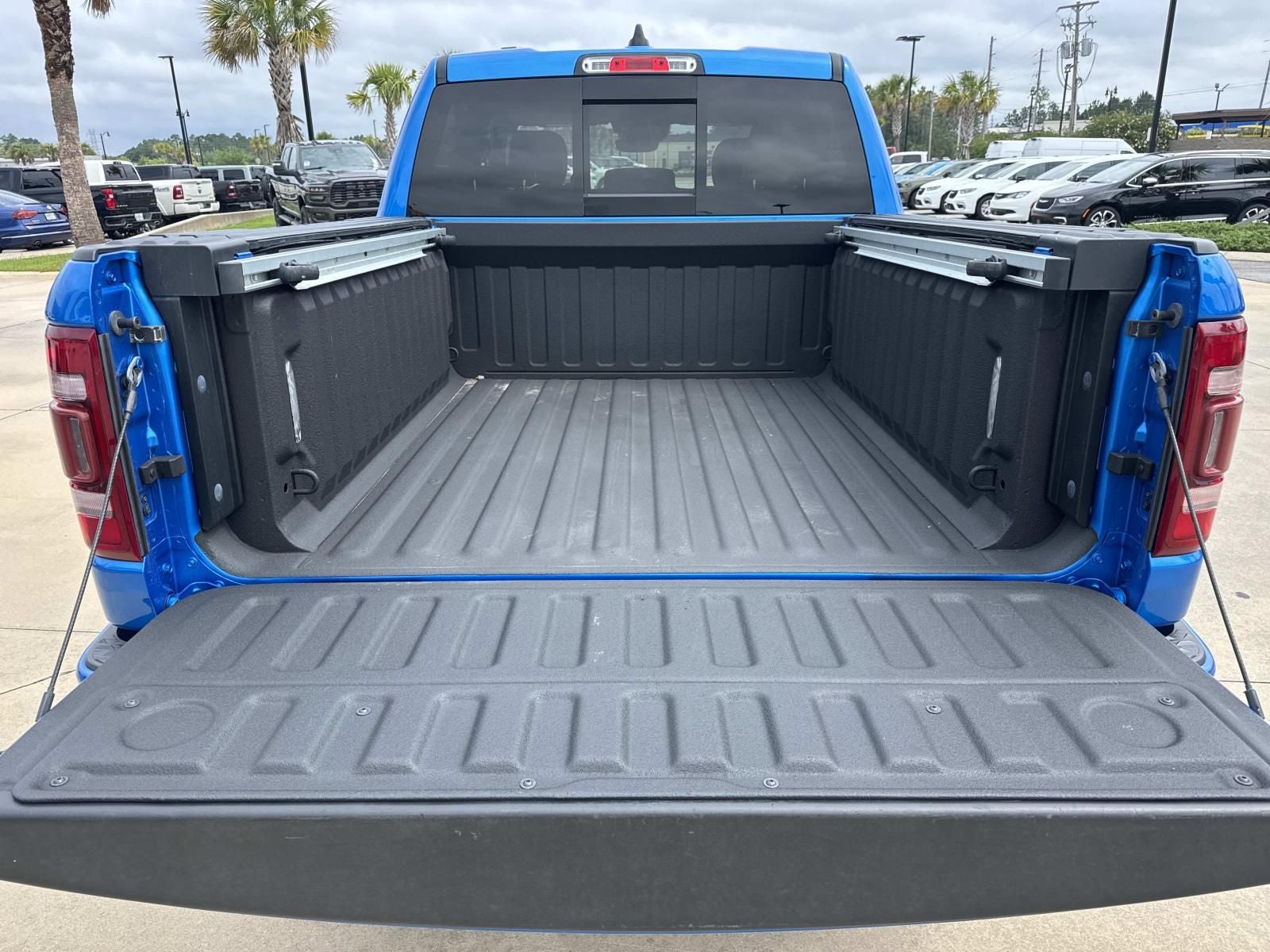 2022 RAM 1500 Laramie Crew Cab 4x4 5'7' Box