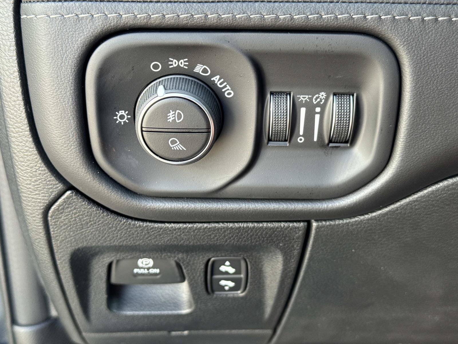 2026 RAM Ram 1500 RAM 1500 RHO CREW CAB 4X4 5'7' BOX