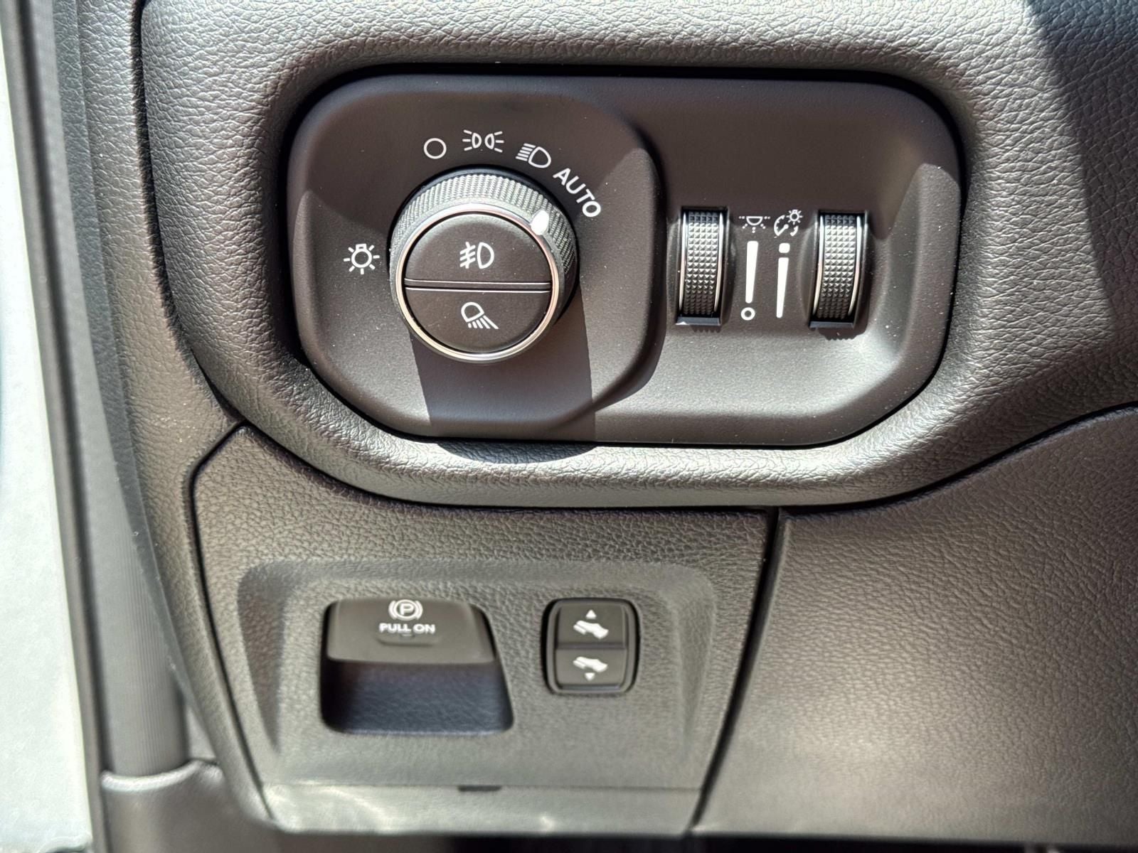2026 RAM Ram 1500 RAM 1500 RHO CREW CAB 4X4 5'7' BOX