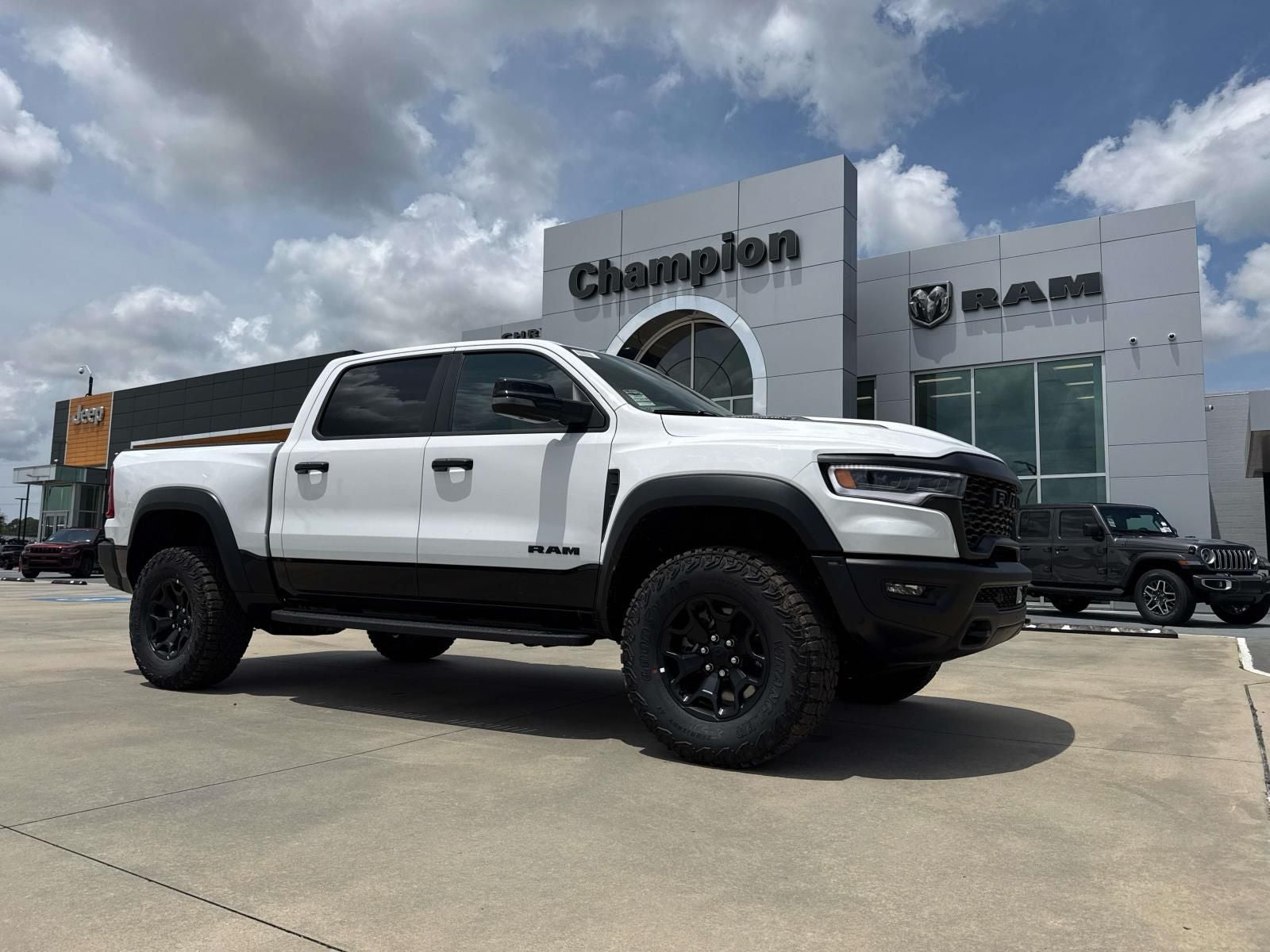 2026 RAM Ram 1500 RAM 1500 RHO CREW CAB 4X4 5'7' BOX