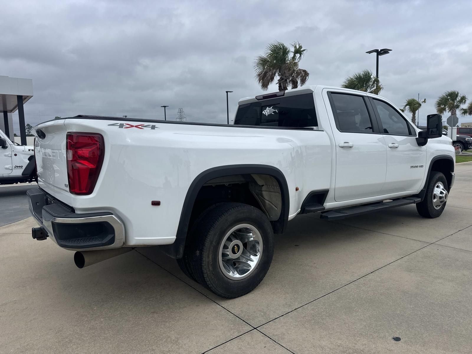 2022 Chevrolet Silverado 3500HD 4WD Crew Cab Long Bed LT