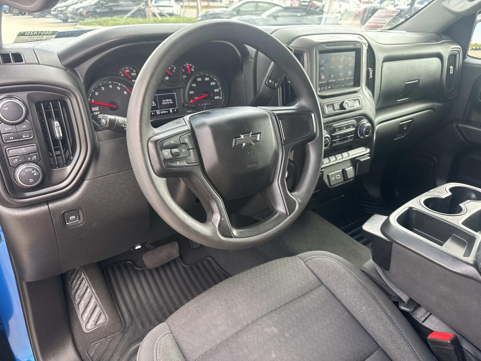 2023 Chevrolet Silverado 1500 4WD Crew Cab Short Bed Custom