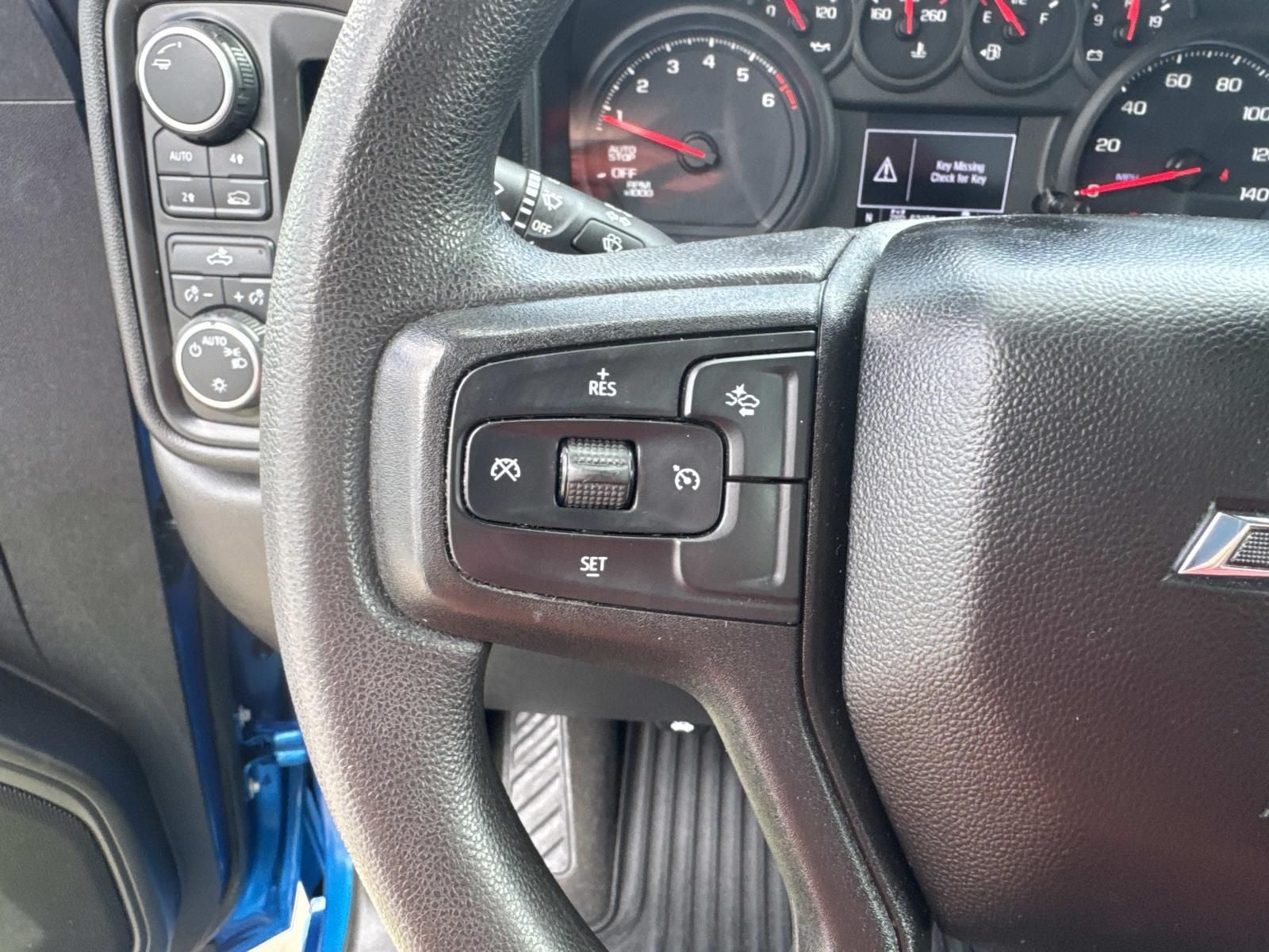 2023 Chevrolet Silverado 1500 4WD Crew Cab Short Bed Custom