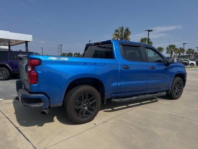 2023 Chevrolet Silverado 1500 4WD Crew Cab Short Bed Custom