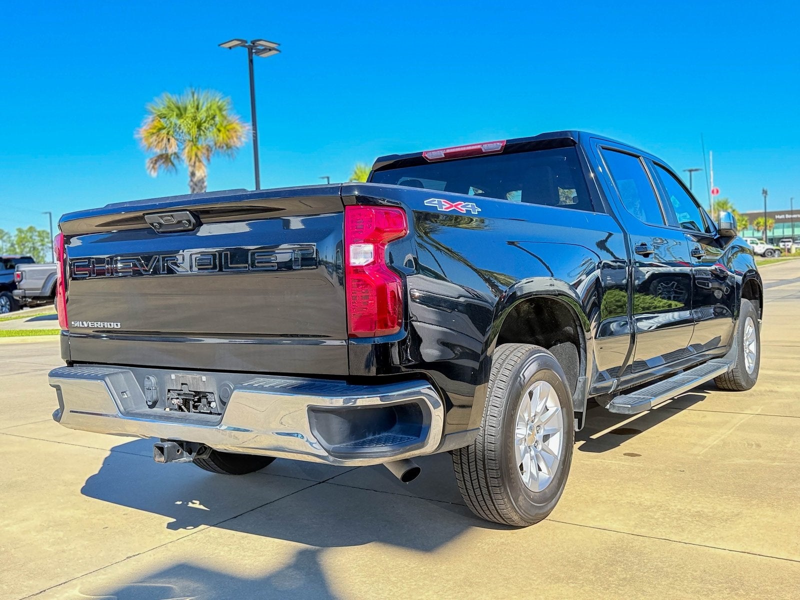 2023 Chevrolet Silverado 1500 4WD Crew Cab Standard Bed LT
