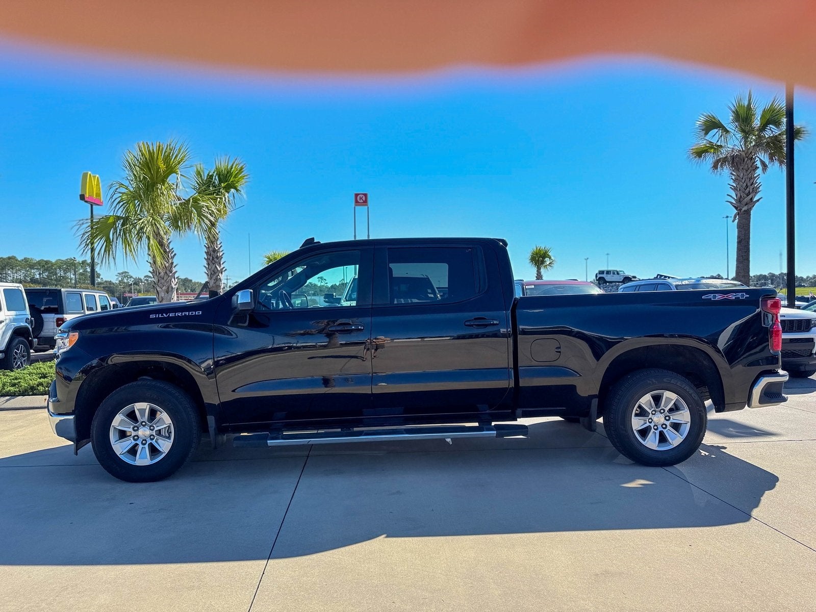 2023 Chevrolet Silverado 1500 4WD Crew Cab Standard Bed LT
