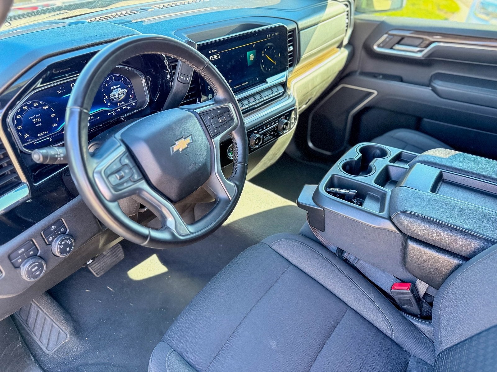 2023 Chevrolet Silverado 1500 4WD Crew Cab Standard Bed LT