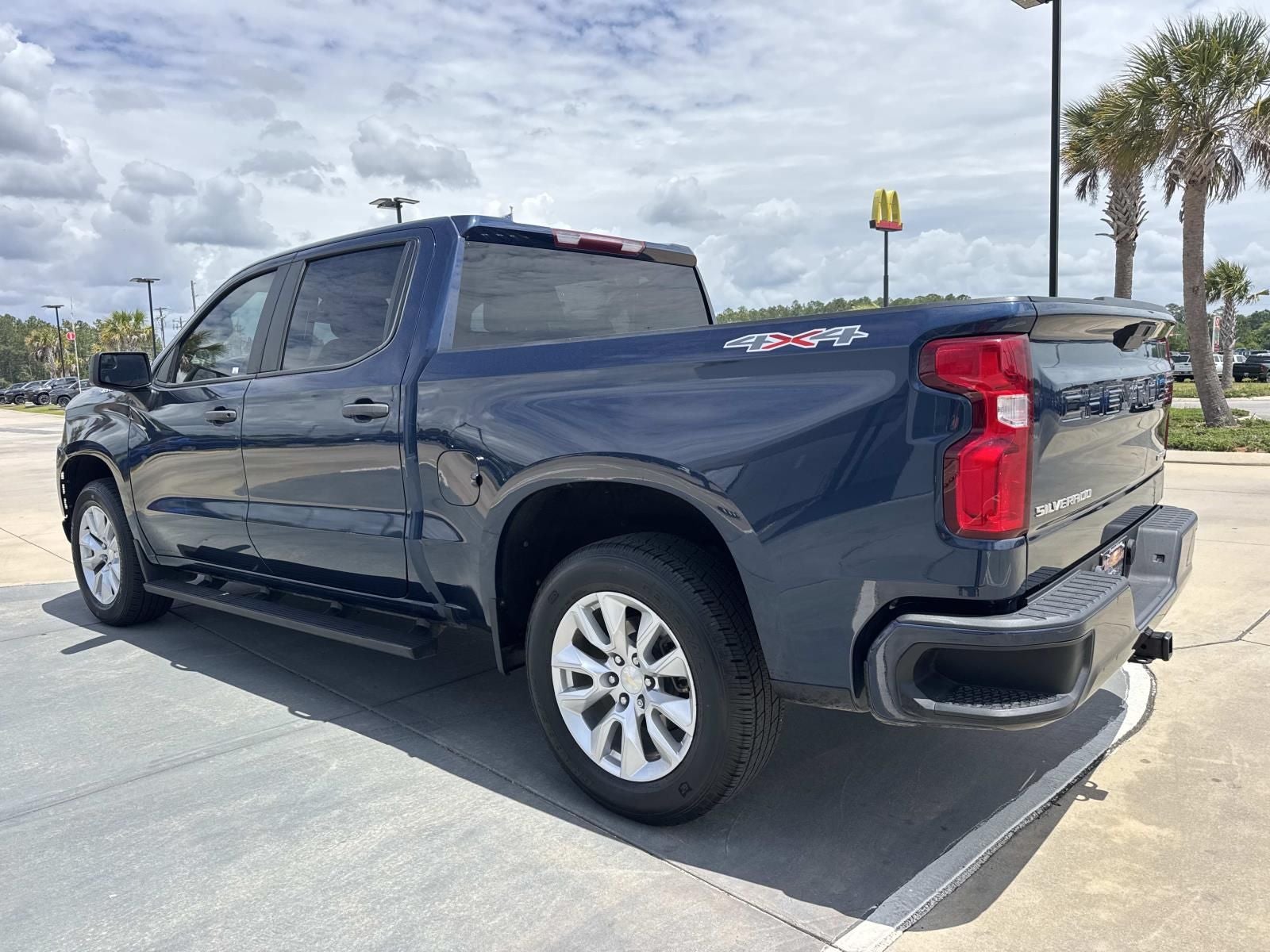 2022 Chevrolet Silverado 1500 LTD 4WD Crew Cab Short Bed Custom