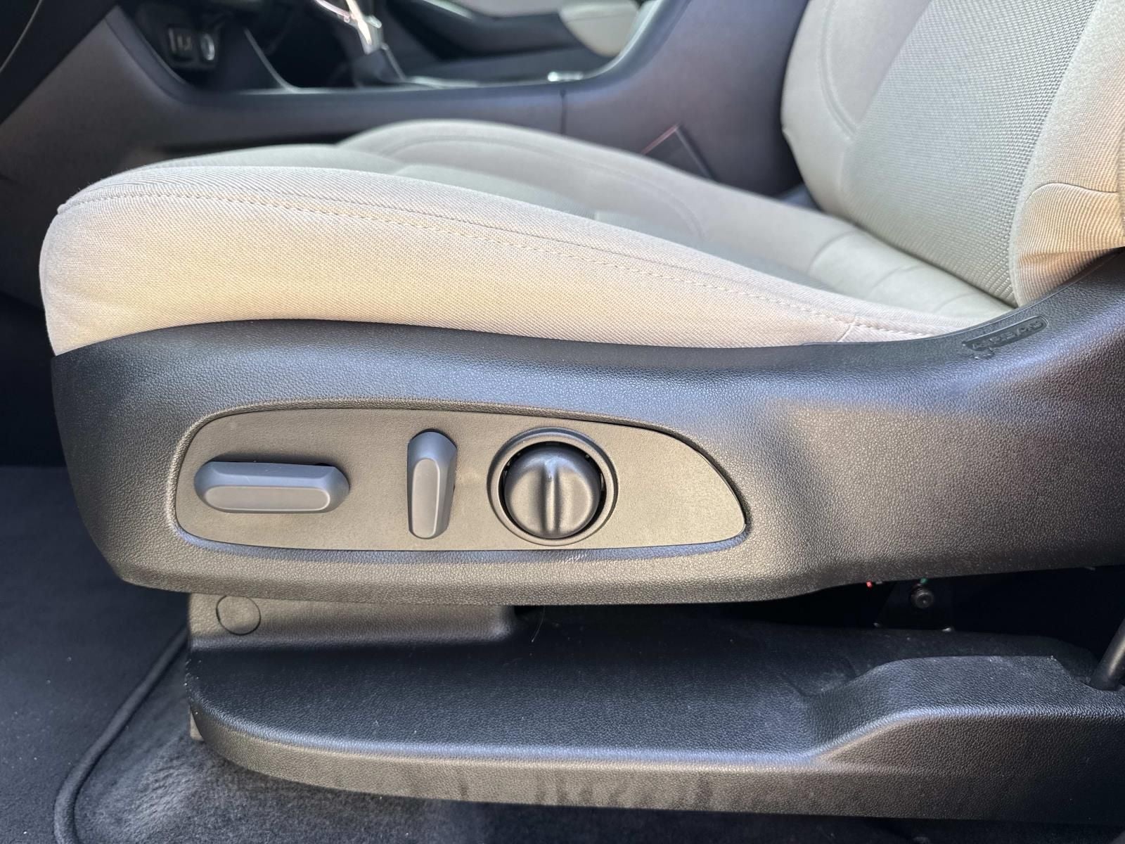 2023 Chevrolet Traverse FWD LT Cloth