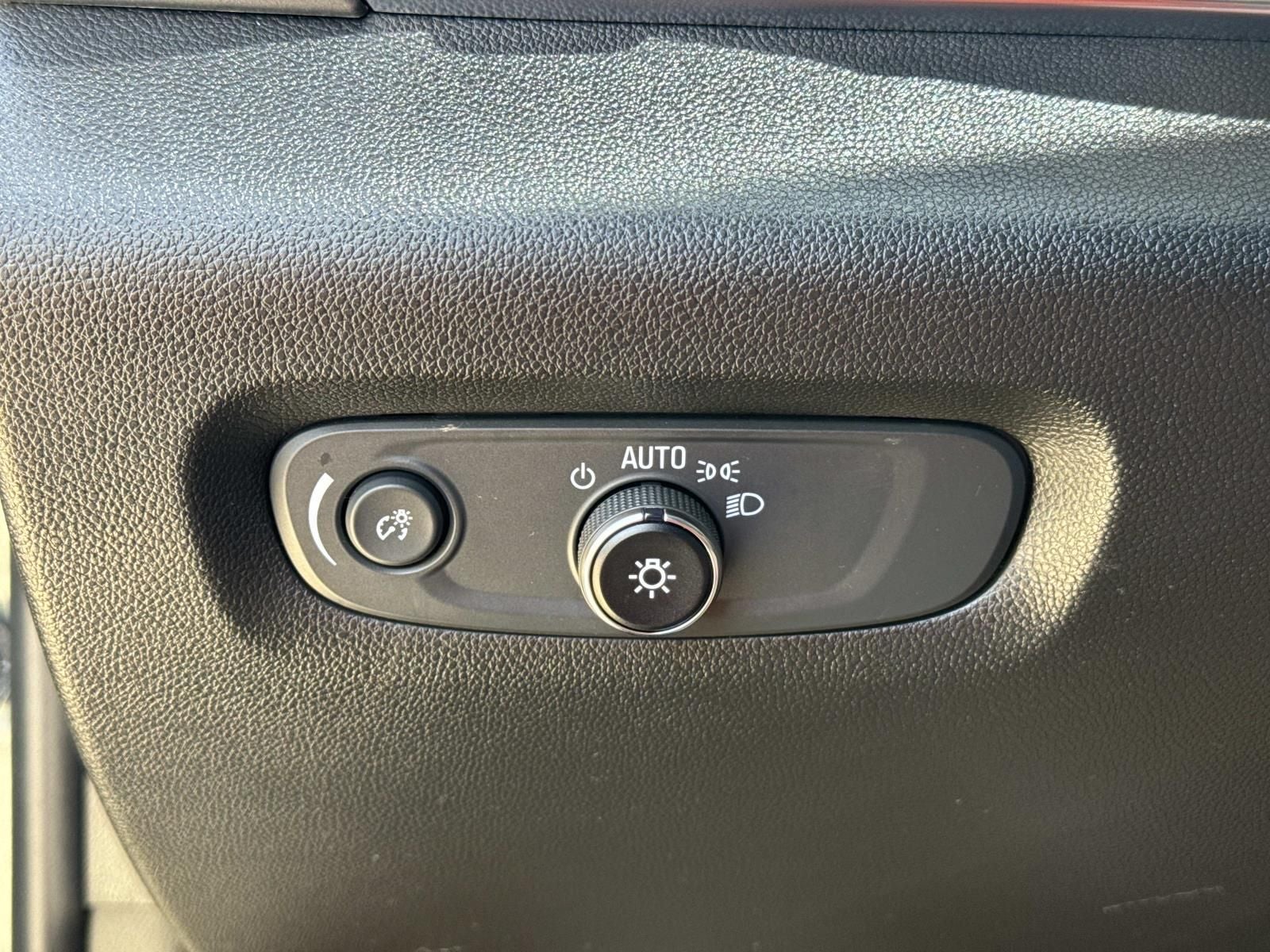 2023 Chevrolet Traverse FWD LT Cloth