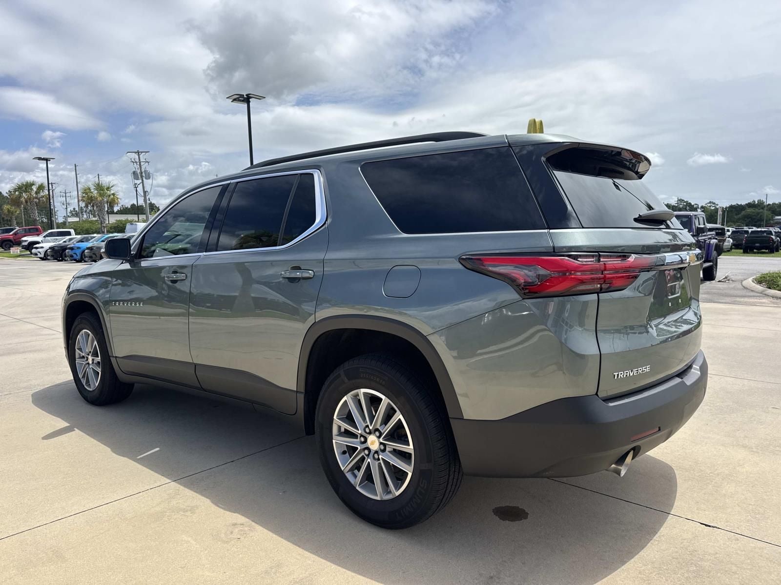 2023 Chevrolet Traverse FWD LT Cloth