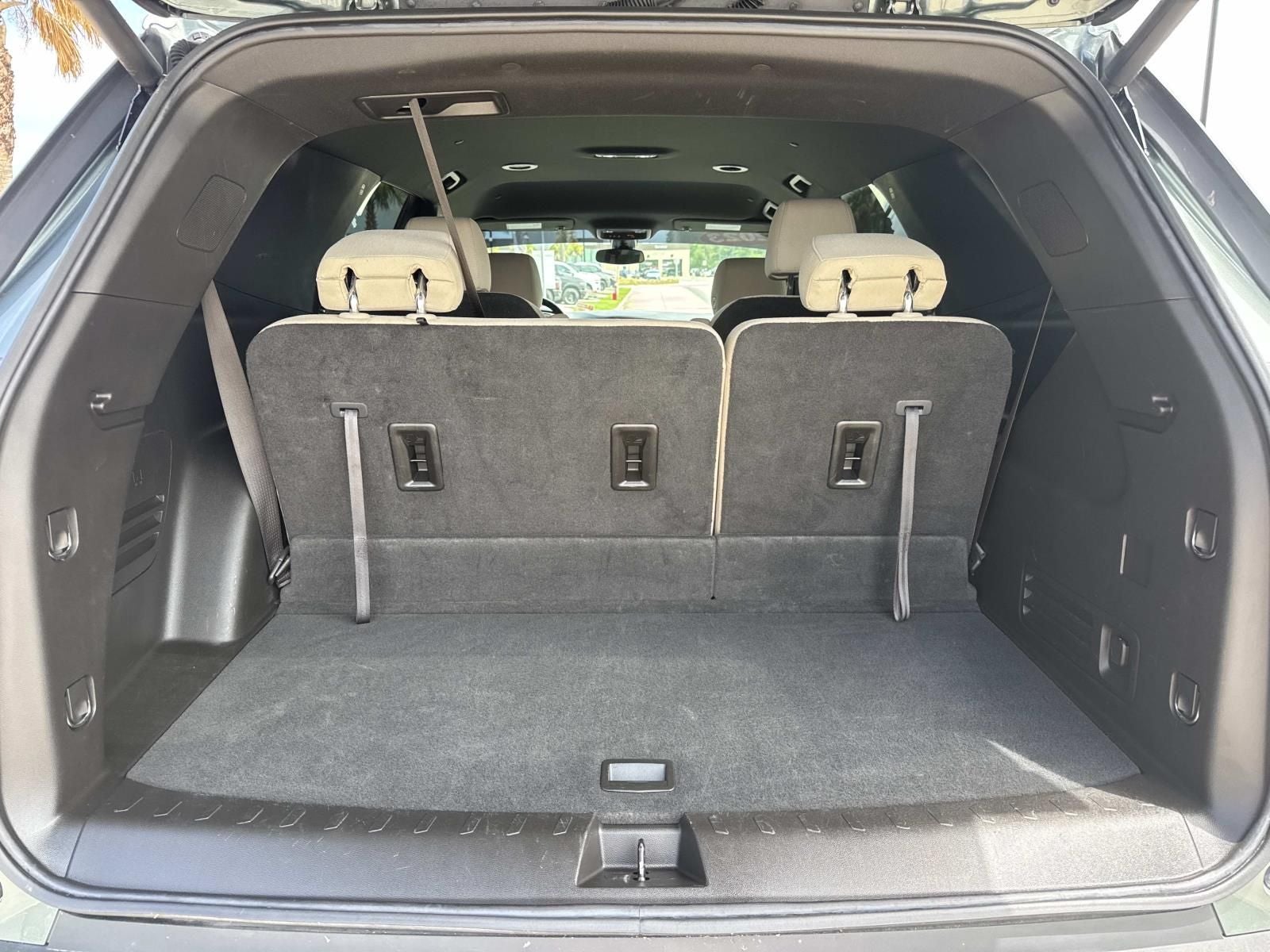 2023 Chevrolet Traverse FWD LT Cloth