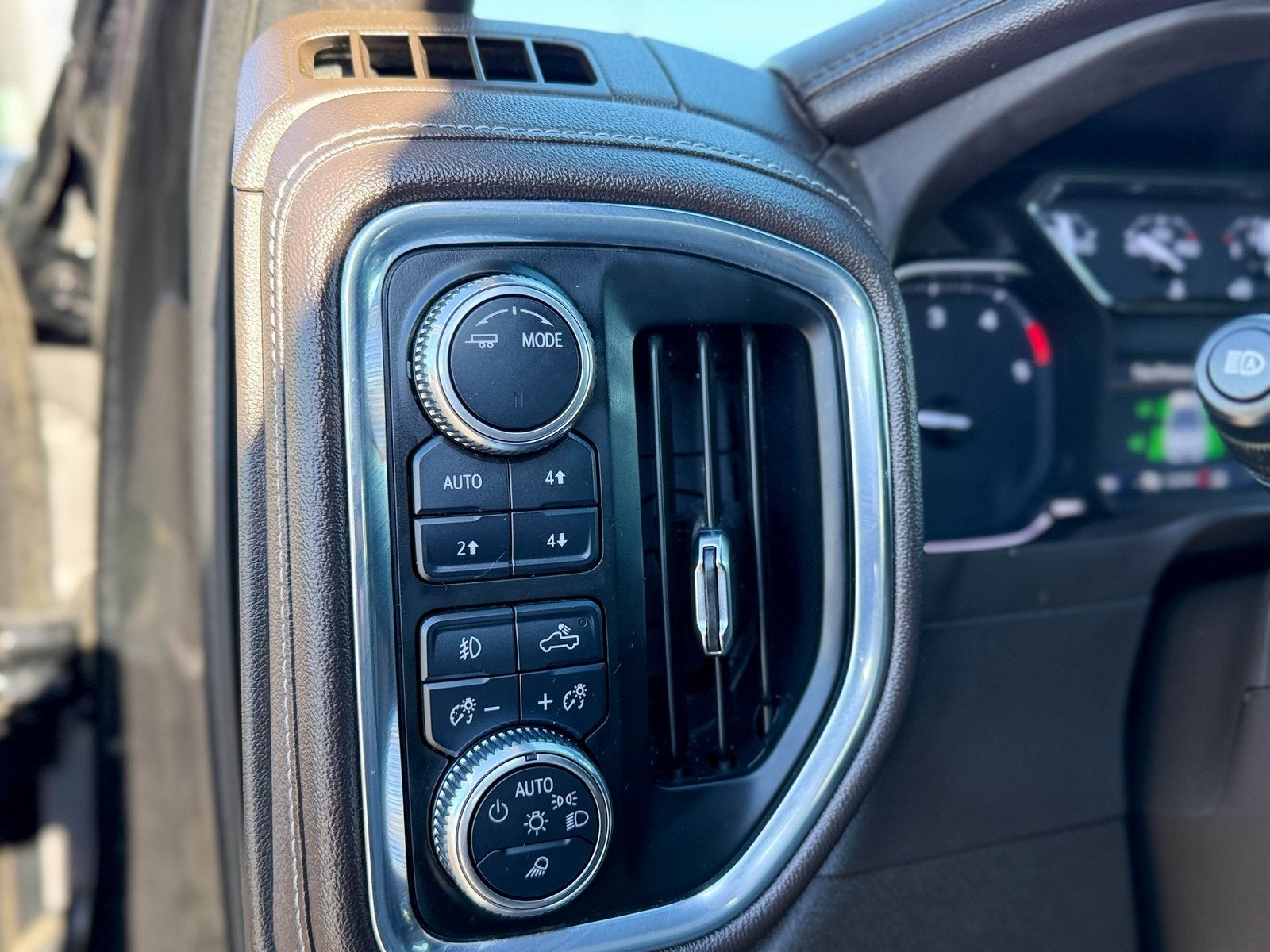 2023 GMC Sierra 2500HD 4WD Crew Cab Standard Bed SLT