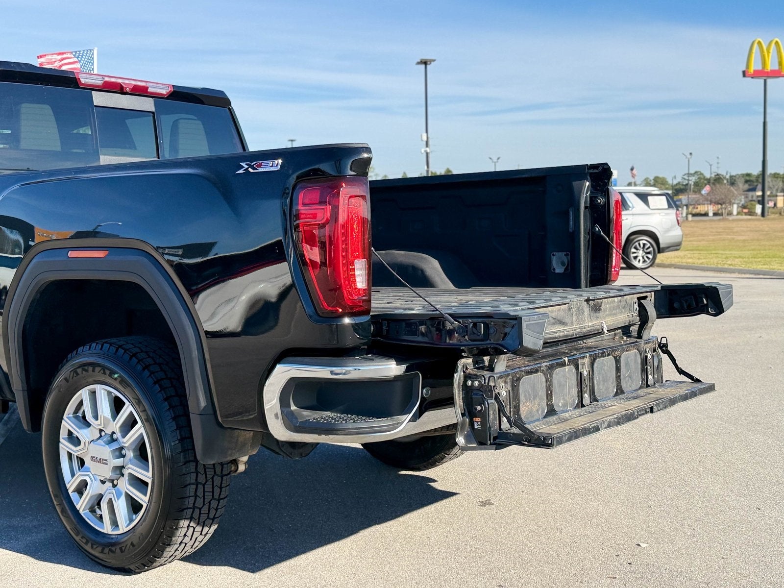 2023 GMC Sierra 2500HD 4WD Crew Cab Standard Bed SLT