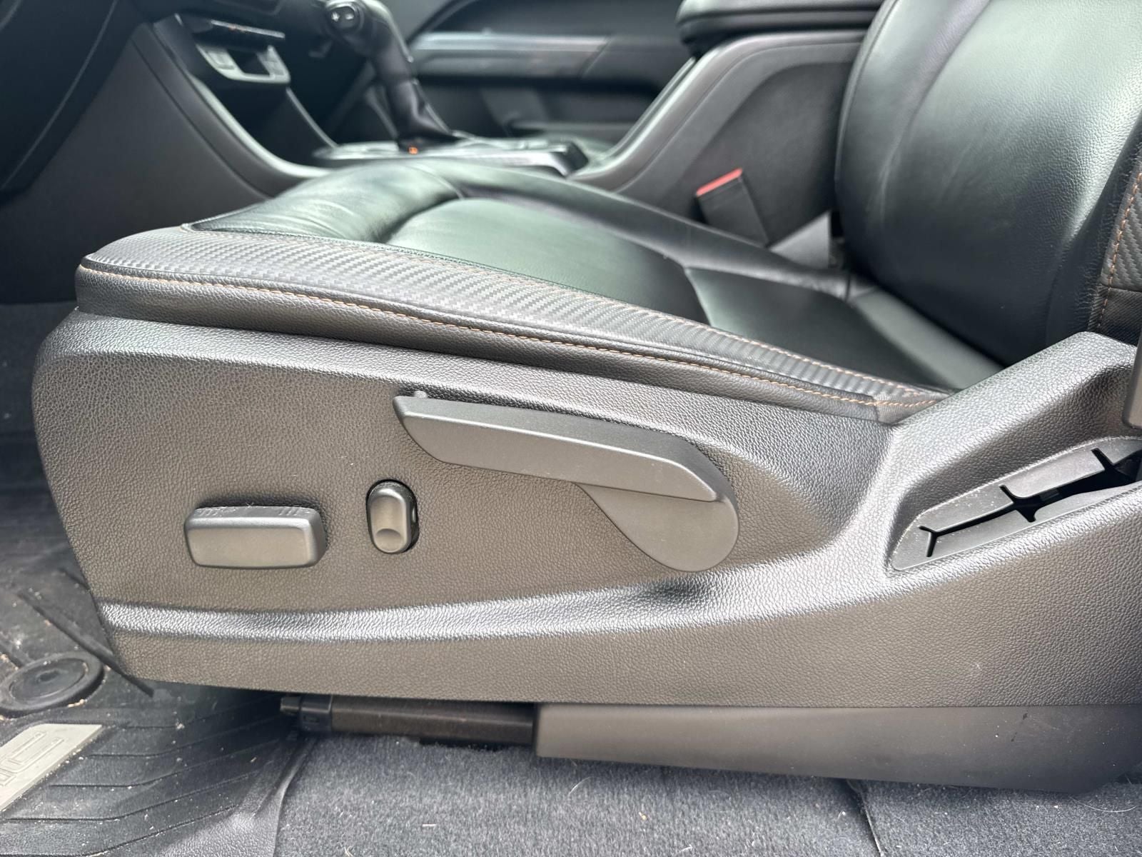 2021 GMC Canyon 4WD Crew Cab Short Box AT4 - Leather